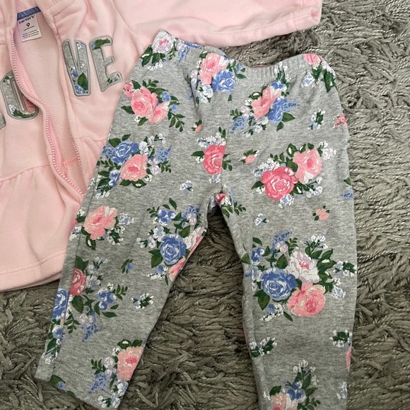 Carter’s Outfit - Picture 3 of 4
